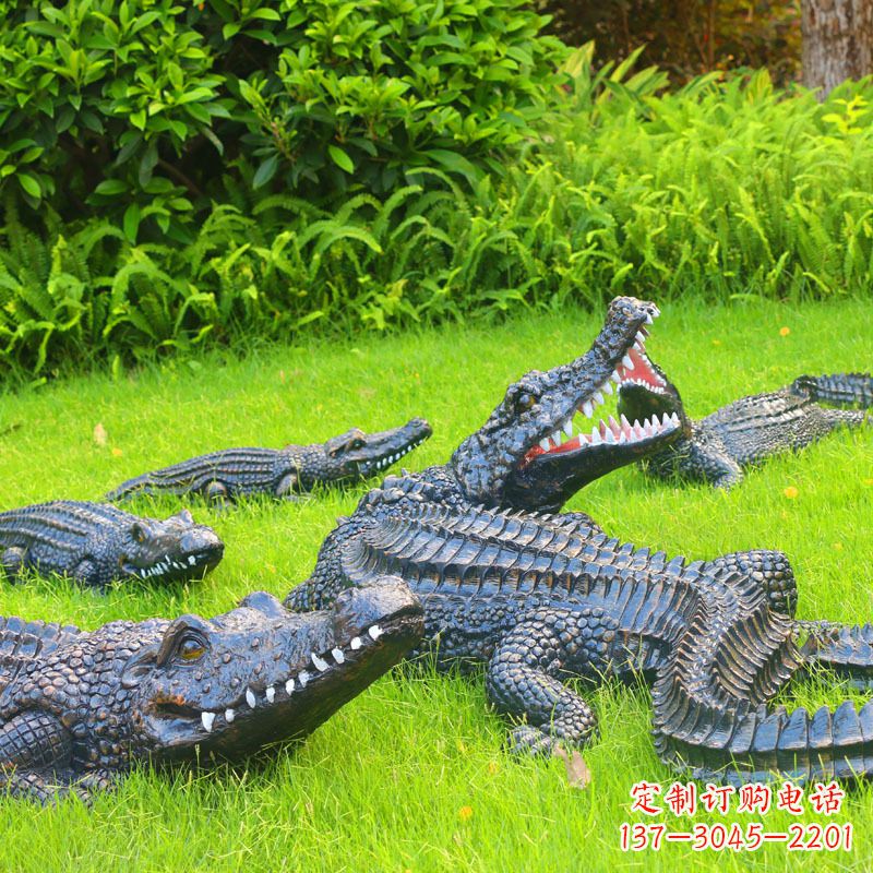 绿地草坪仿真鳄鱼雕塑