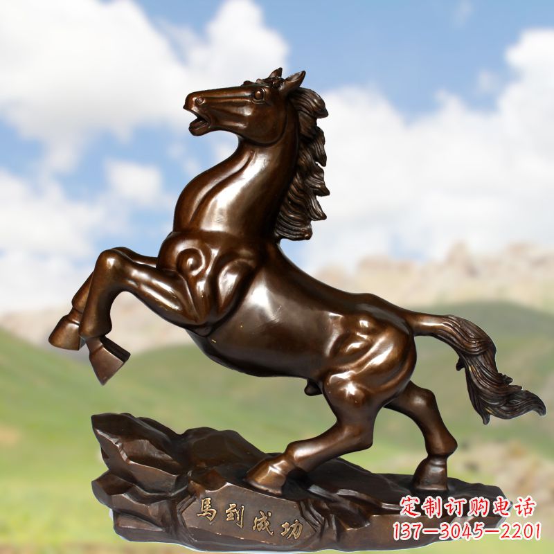 马到成功-马到成功雕塑