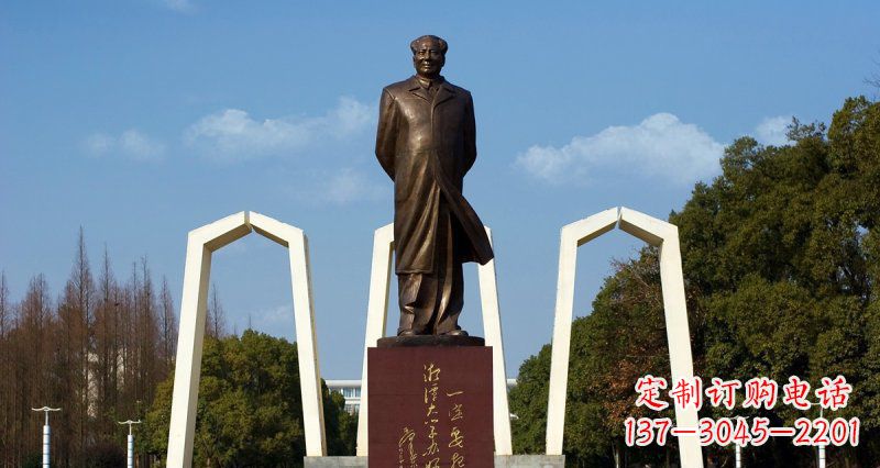 毛主席广场景观铜雕