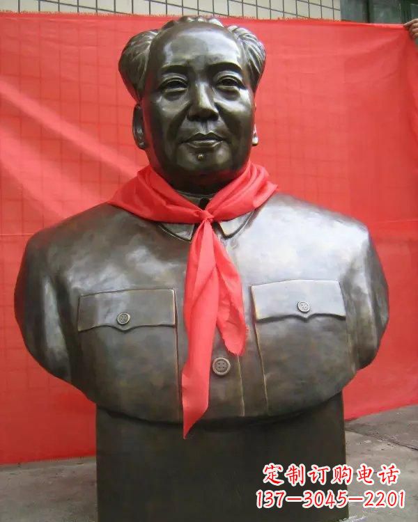 毛主席铜雕像