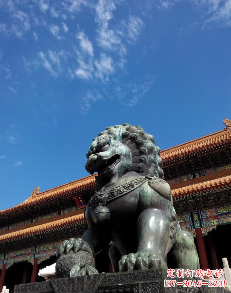 门口铜雕狮子