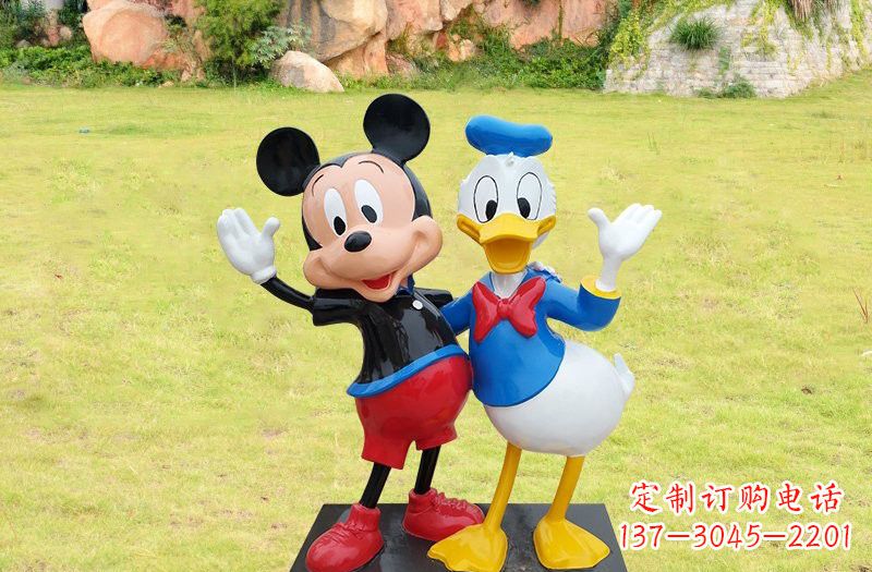 米老鼠和唐老鸭卡通动物像