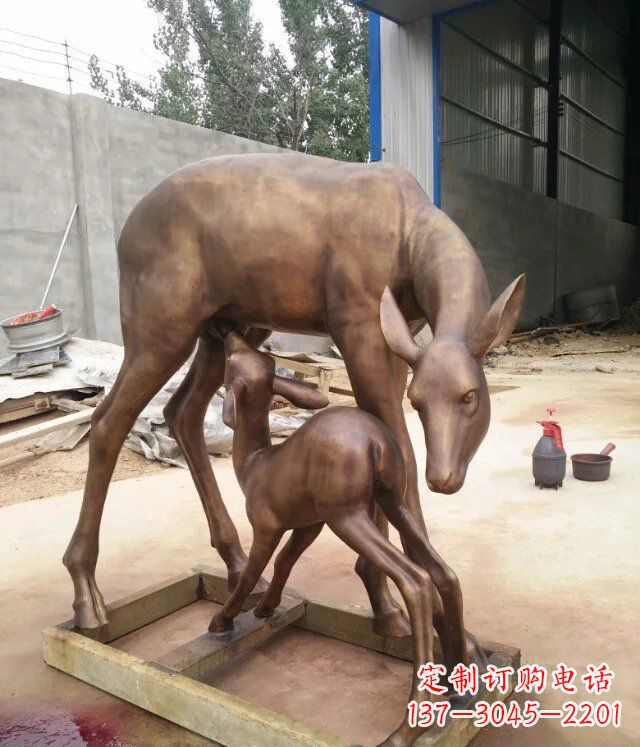 母子鹿公园动物铜雕 母子鹿公园动物铜雕