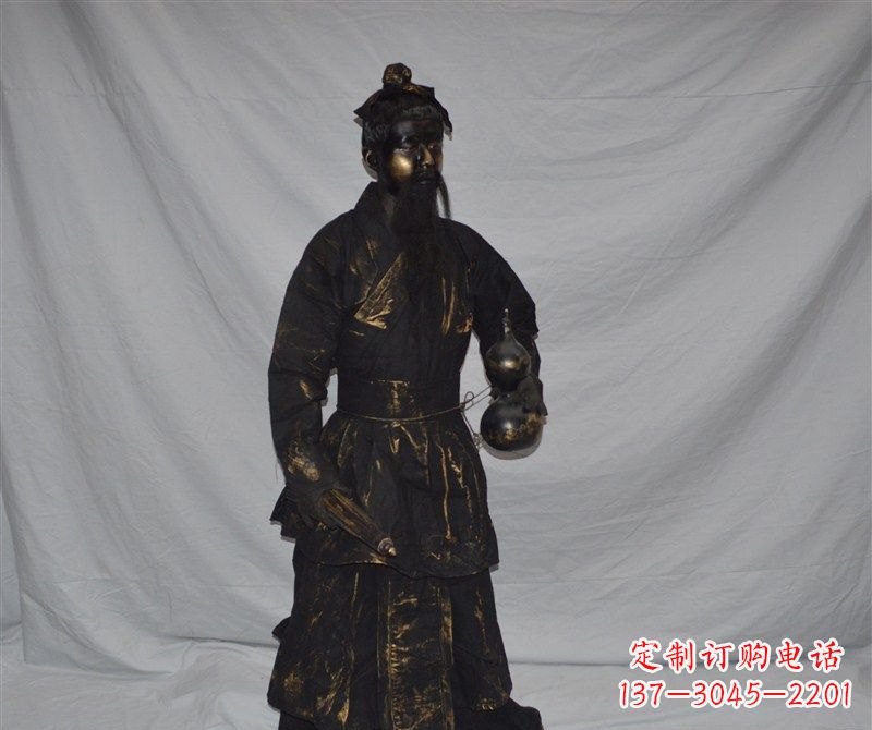 拿着葫芦的道士古代人物铜雕