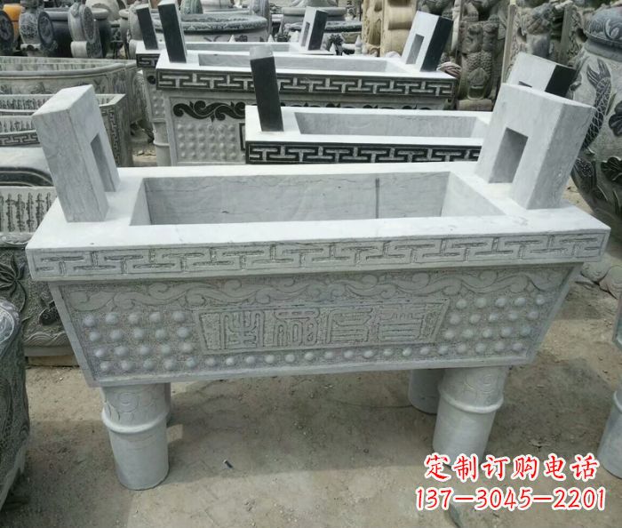 普度众生寺庙四足方形鼎石雕