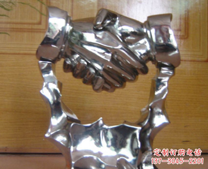 企业不锈钢握手景观雕塑