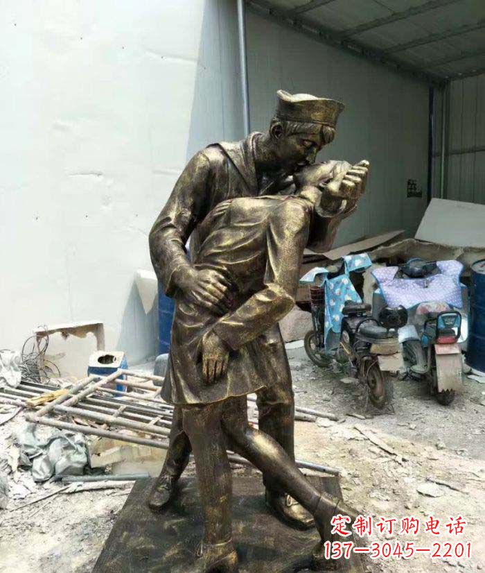 亲吻的西方人物铜雕