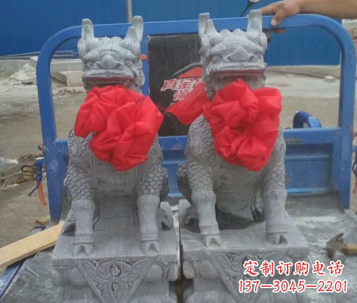 青石仿古门口镇宅麒麟石雕