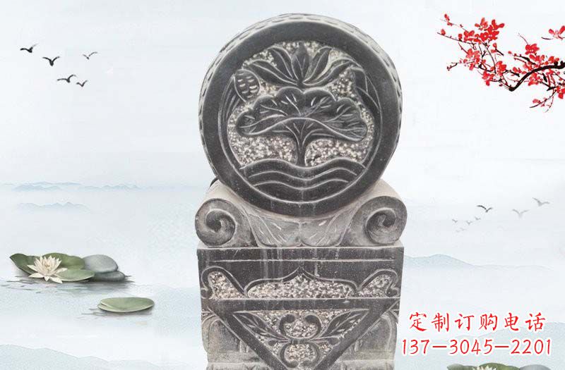 青石连年有余浮雕石门墩