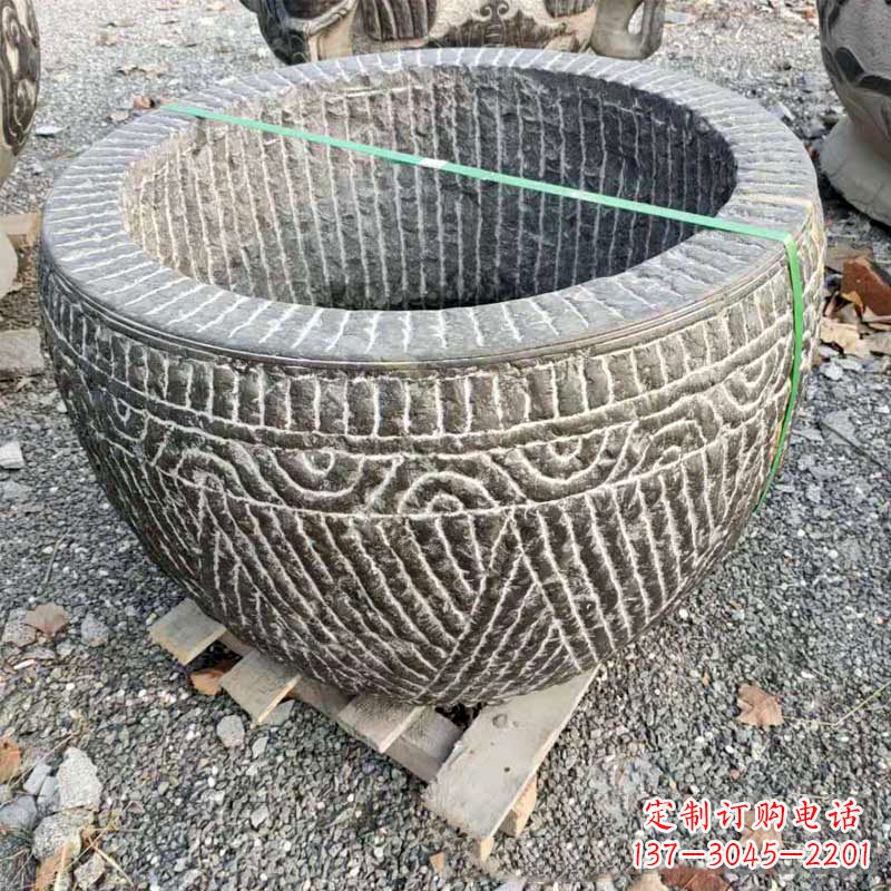 青石莲花水缸