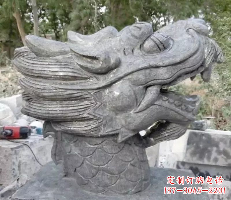 青石龙头雕塑