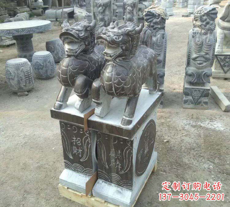 青石门口麒麟石雕