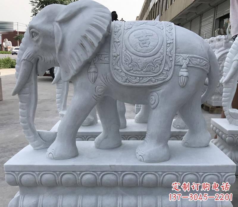 青石纳福动物大象
