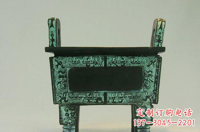 青铜方鼎雕塑 (2)