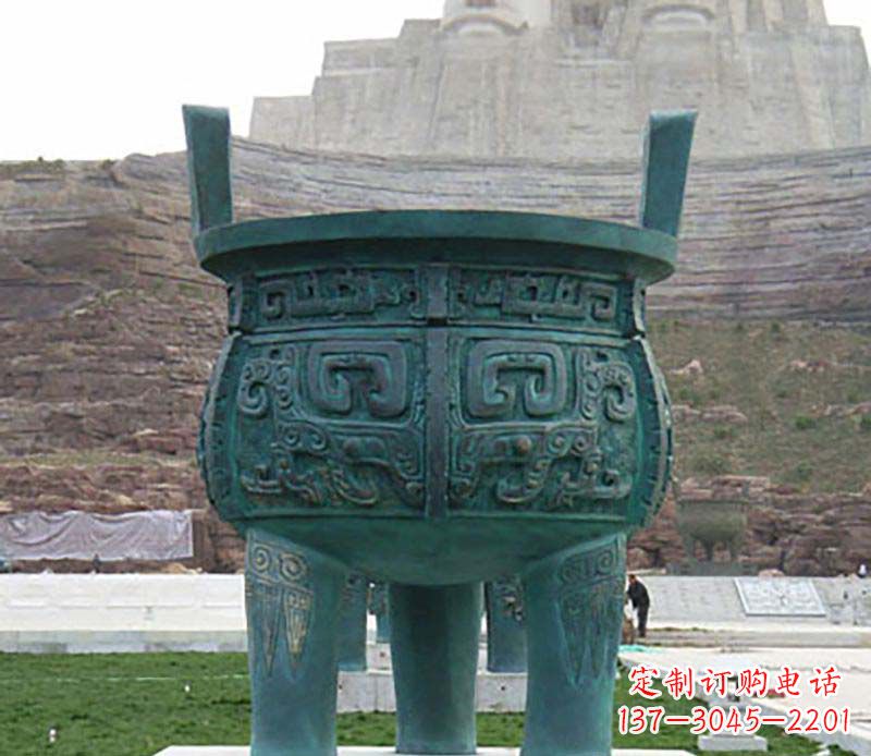 青铜仿古铜鼎雕塑