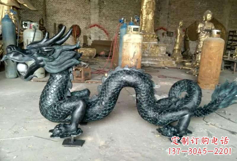 青铜龙戏珠