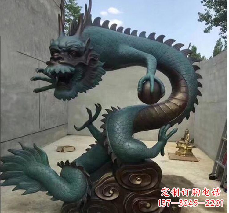 青铜中国龙雕塑