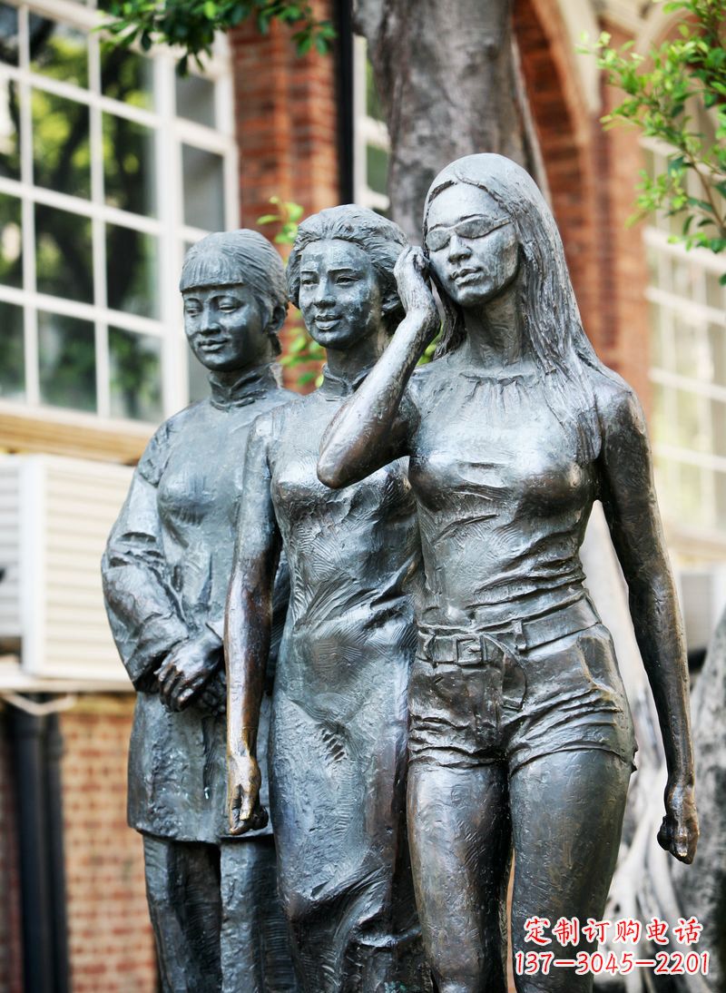 三个时代的女人人物铜雕