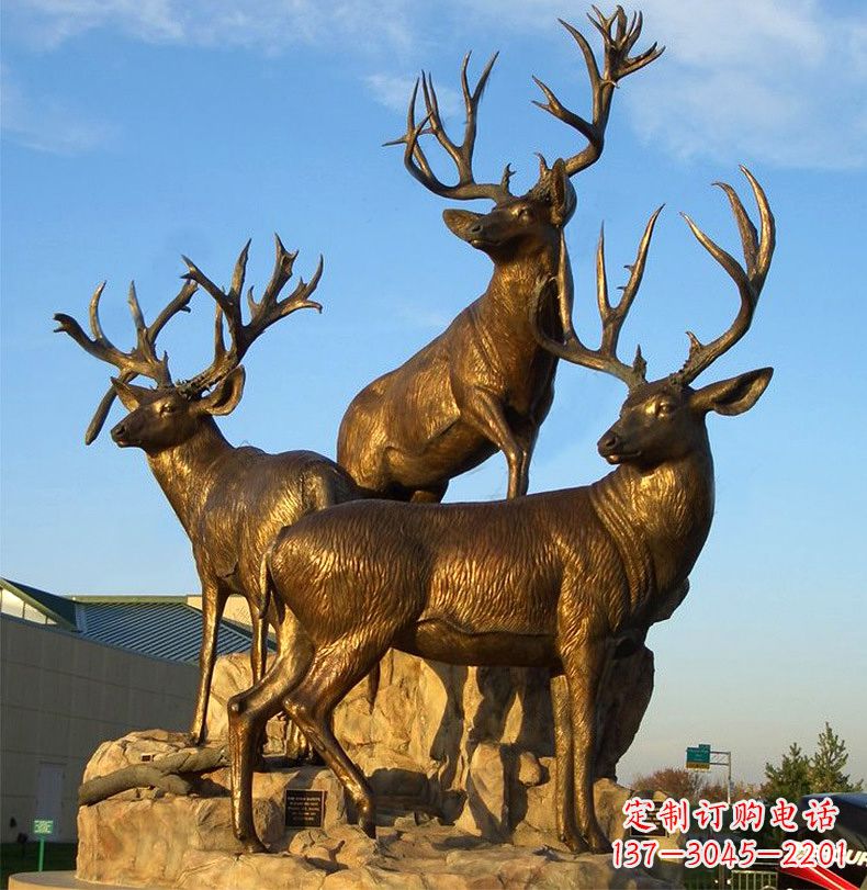 三鹿登高鹿景观铜雕