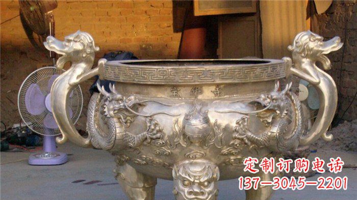 三足圆鼎宝华寺铜鼎