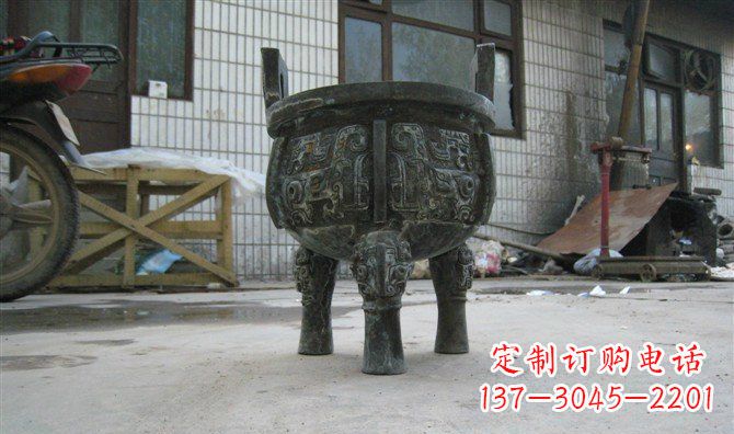 三足圆鼎寺庙铜雕
