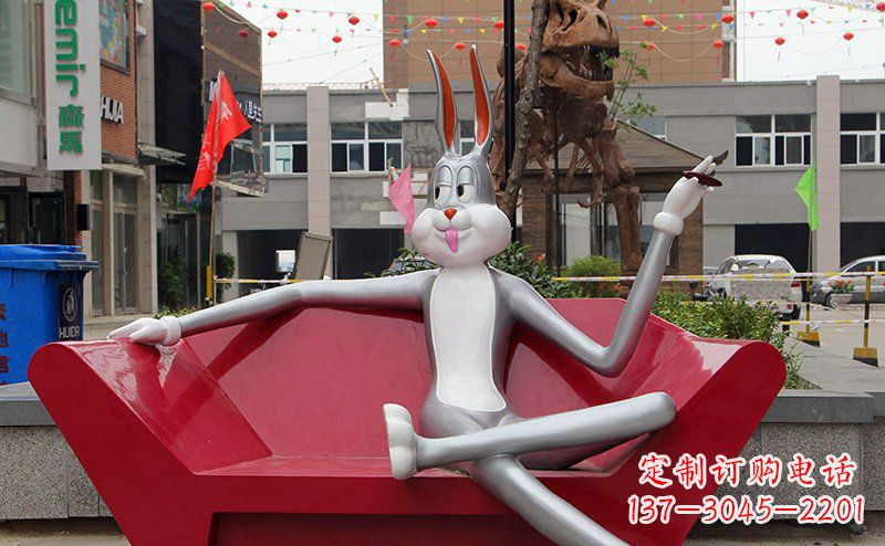 商城烤漆玻璃钢雕塑