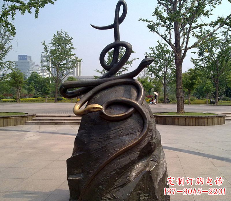 十二生肖铜雕像