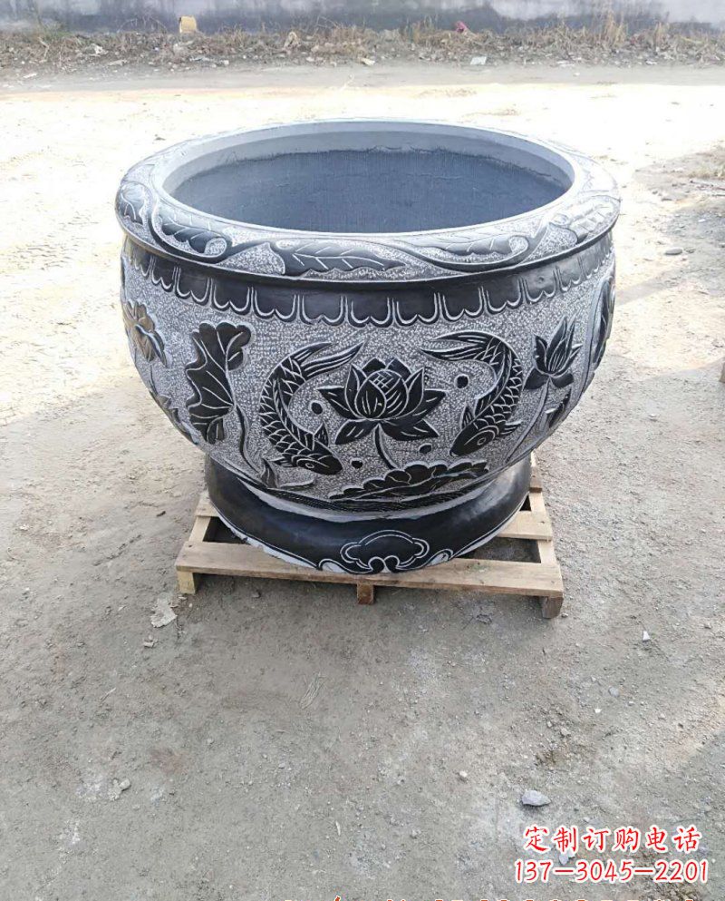 石雕花盆