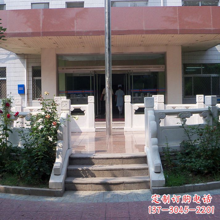 石雕校园国旗台