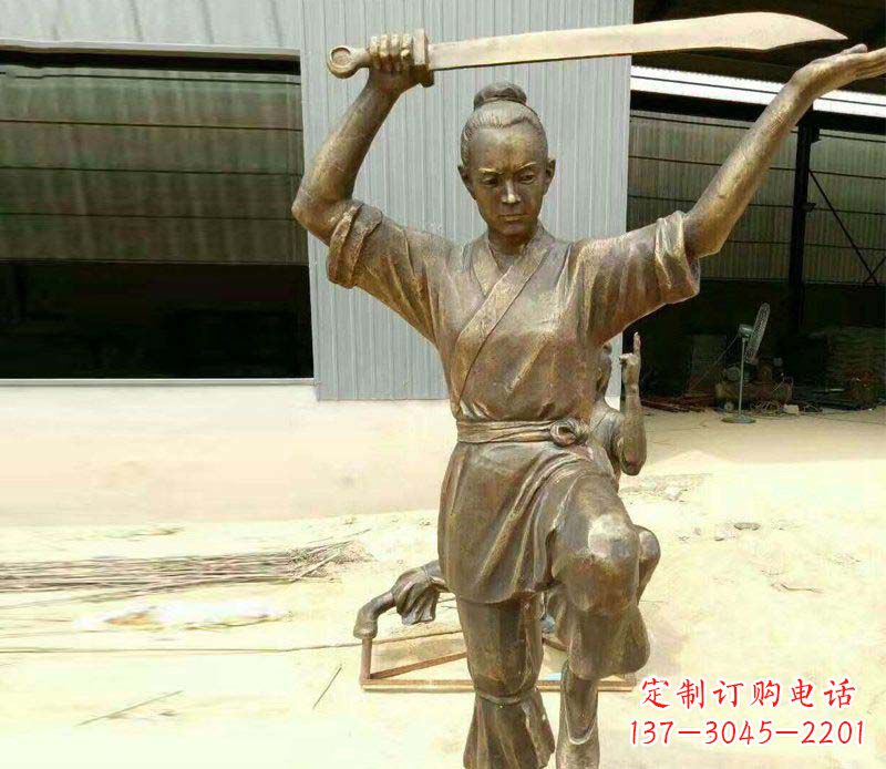耍大刀的古代人物铜雕