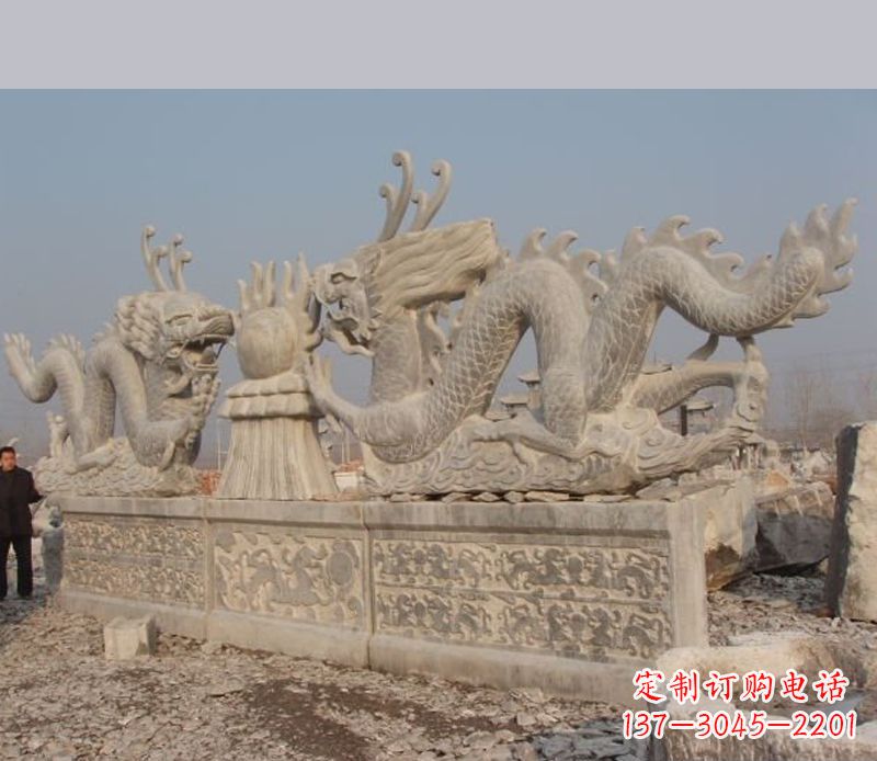 双龙戏珠石雕
