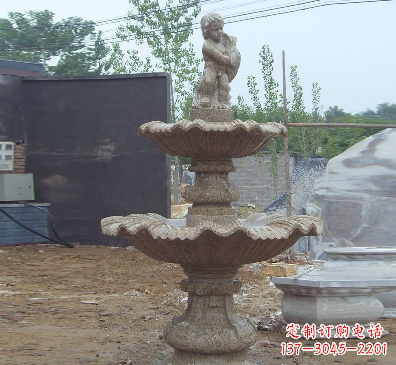 双手捧钵的石雕佛像