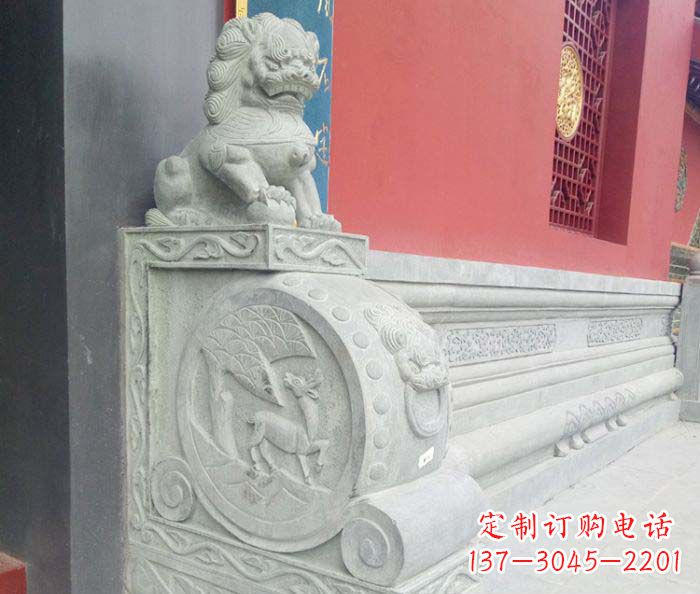 寺庙景观狮子石门墩抱鼓石