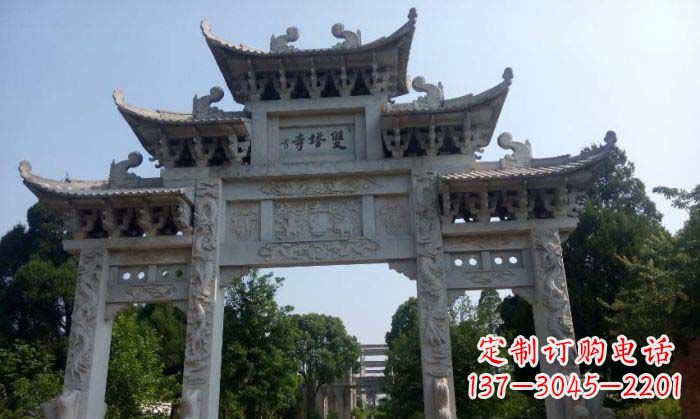 寺庙三门五楼石牌坊