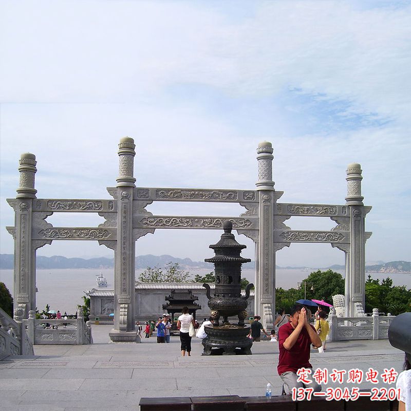寺院冲天式石雕牌坊