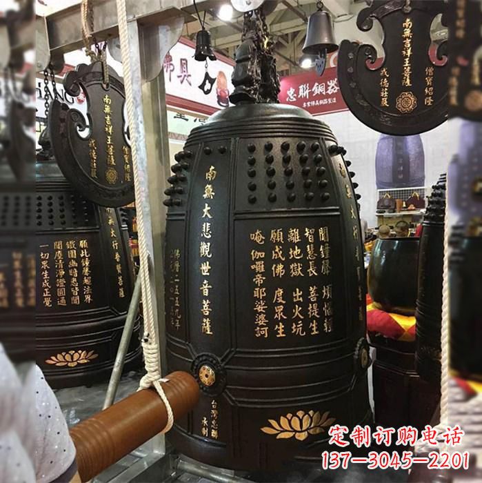 寺院挂钟铜雕塑