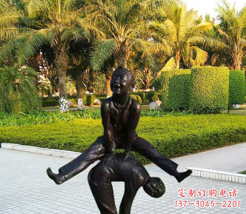 跳山羊的儿童铜雕