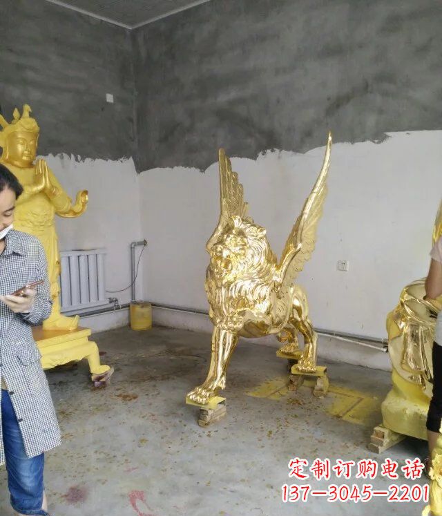 贴金飞狮铜雕 (2) 贴金飞狮铜雕 (2)