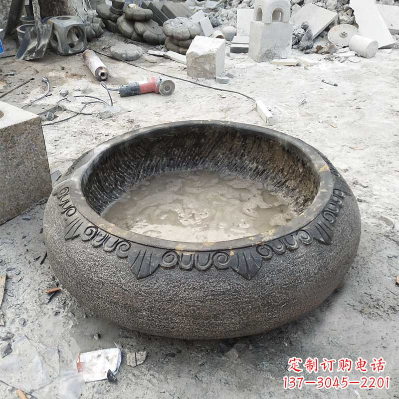 庭院圆形做旧石缸