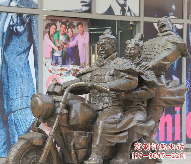 铜雕步行街骑摩托人物雕塑