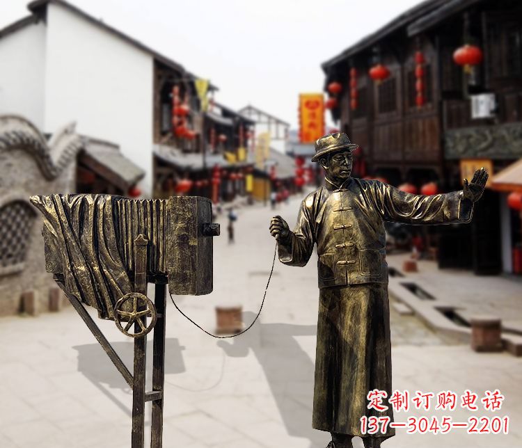 铜雕步行街照相师小品 铜雕步行街照相师小品