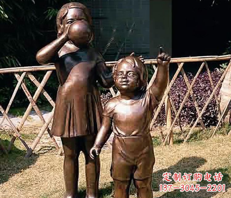 铜雕吹气球儿童