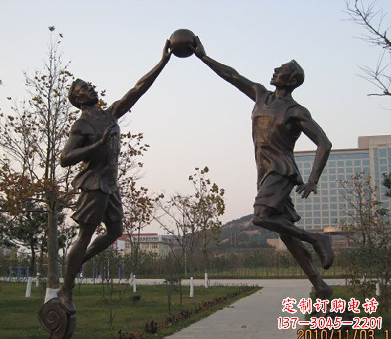 铜雕打篮球人物