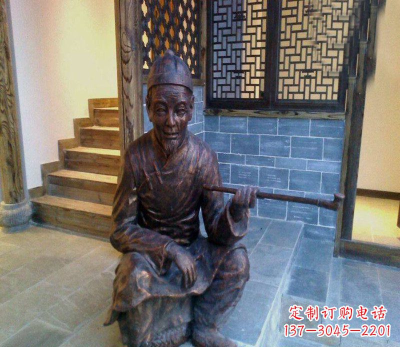 铜雕店小二吸烟庭院人物雕塑