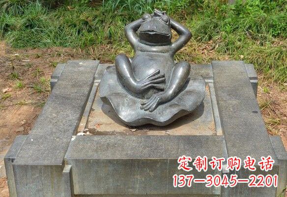 铜雕井底之蛙寓言故事