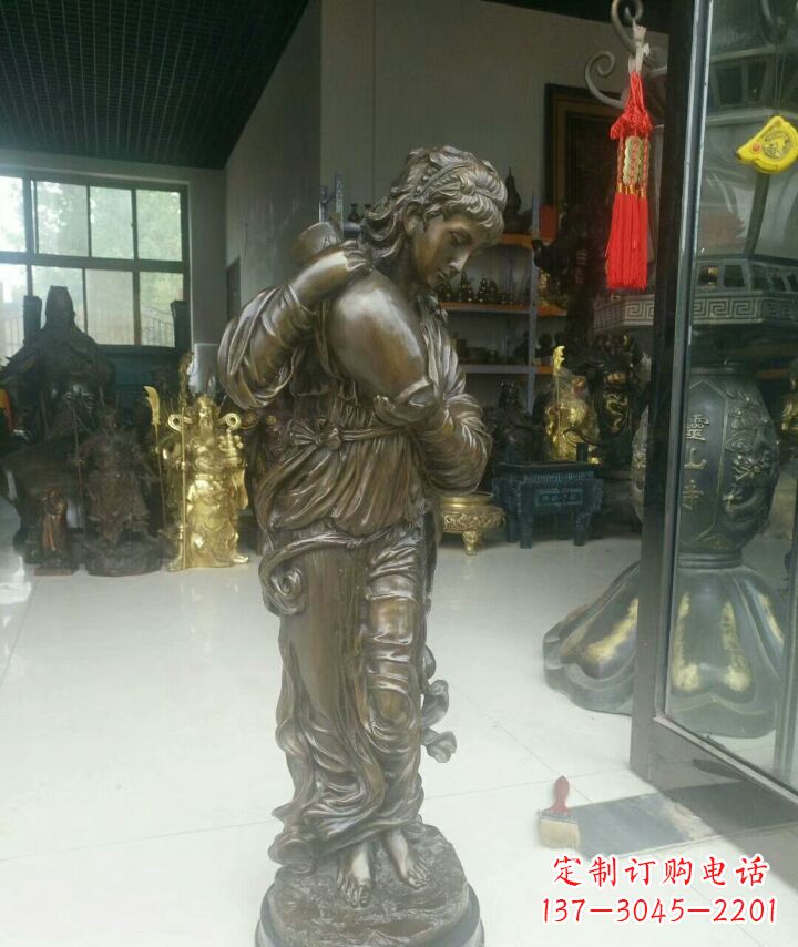 铜雕酒店门口人物雕塑