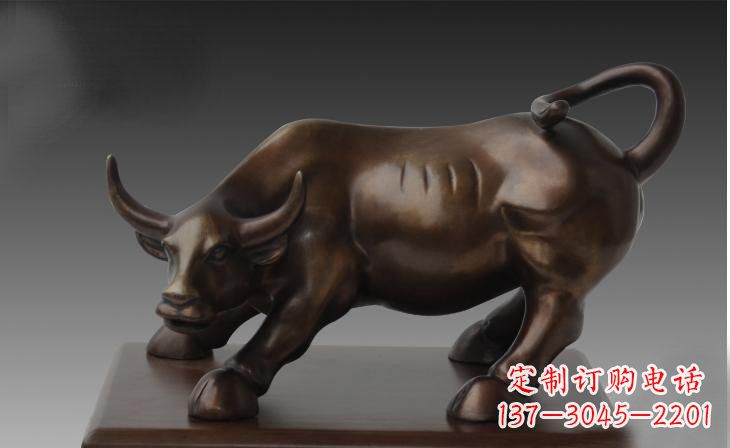 铜雕牛企业门口景观雕塑