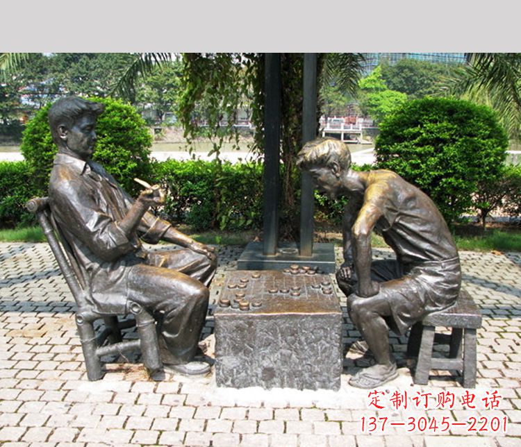 铜雕下棋人物雕塑