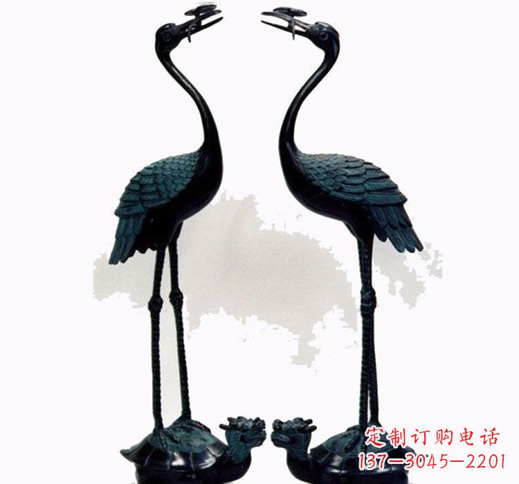 铜雕仙鹤和龙龟