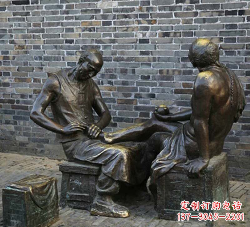 铜雕修脚人物